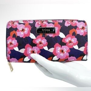 🌺 NWT! Trina Turk Floral Long Zip Around Wallet
